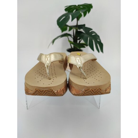 Volatile Women's Trailblazer Gold Thong Leather Sandals Size 9 US - Picture 2 of 8